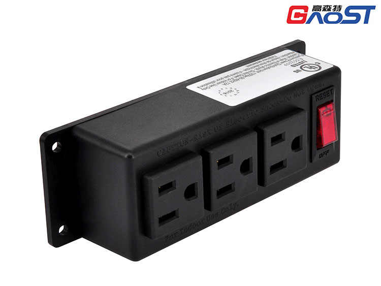 GS233-136-01明装美规排插